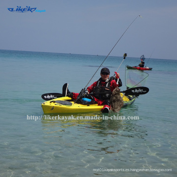 La pesca se sienta en el Kayak superior hecho en Kayak de China